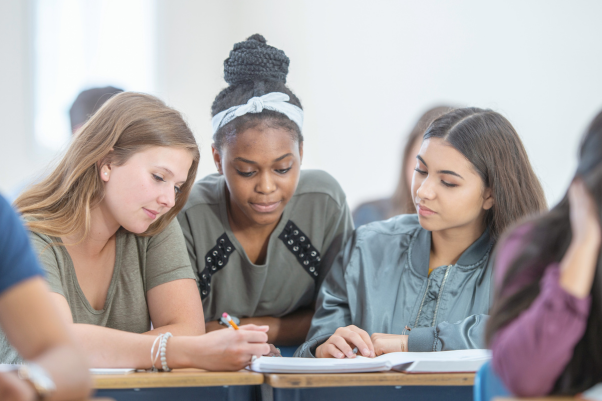 Présence attentive à l’école : repères pour soutenir le bien-être et la réussite